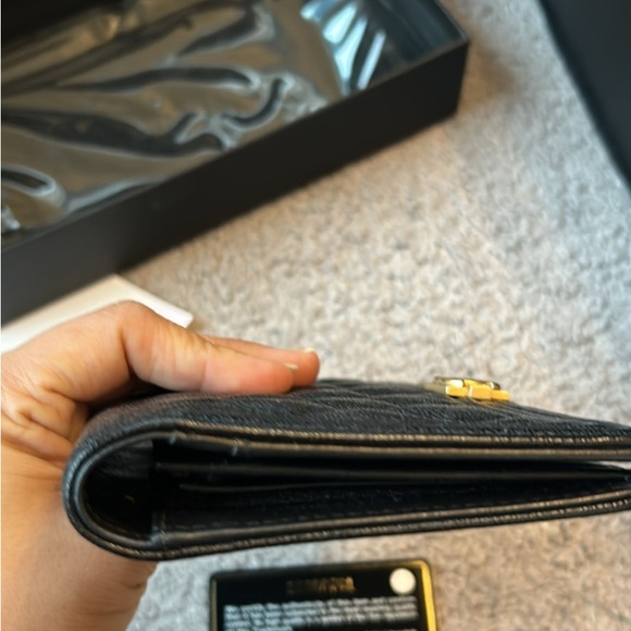 Chanel wallet boy style nice !! Light weight!! Look new - Picture 2 of 6